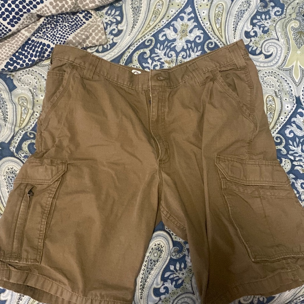 Carhartt relaxed fit khaki shorts, size 40
